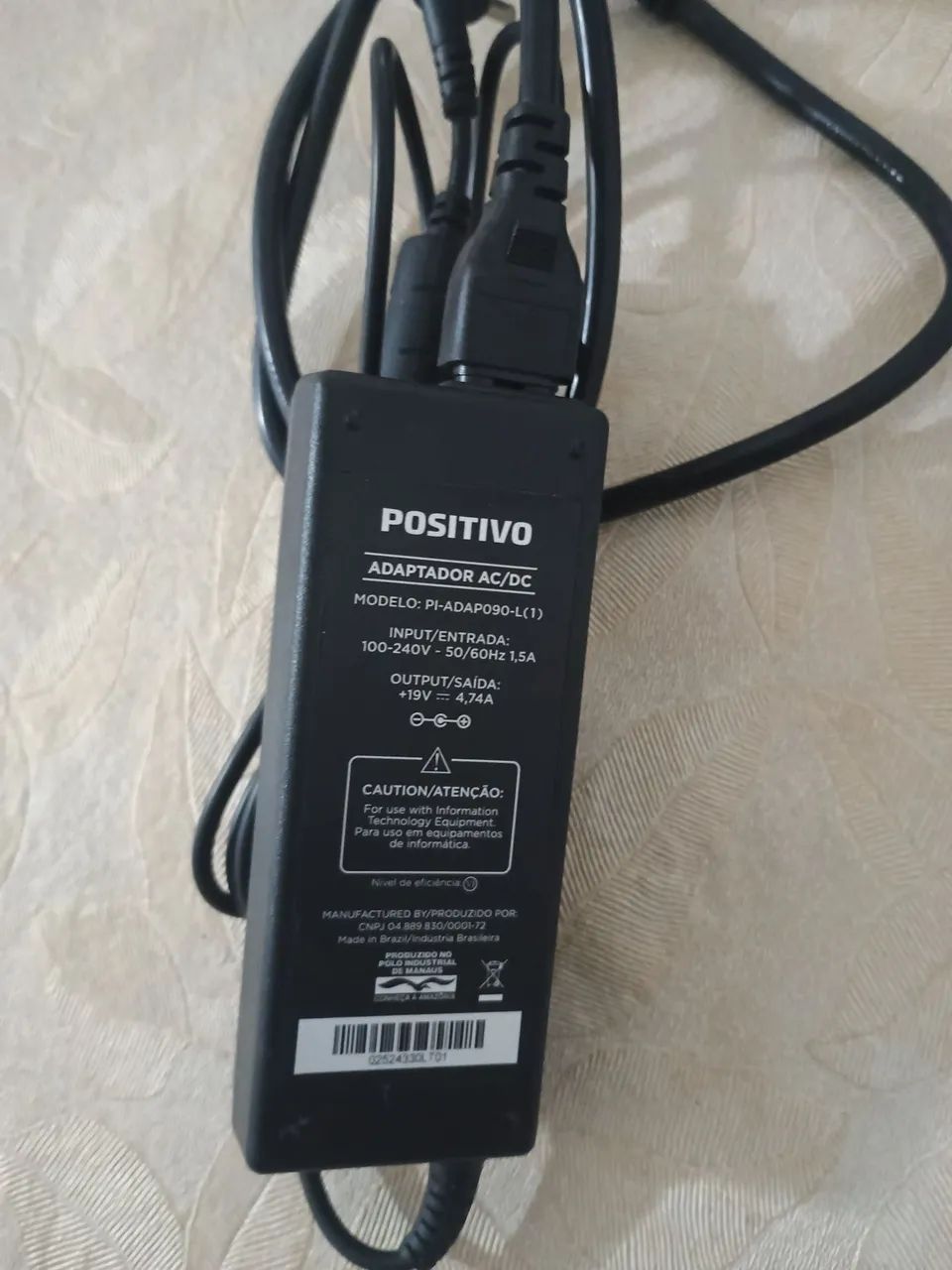 Fonte original positivo 19v 4.74A zerada..