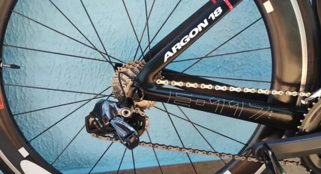 Bike Argon 18 modelo E-117 eletrônica com aerodrink  - Foto 5