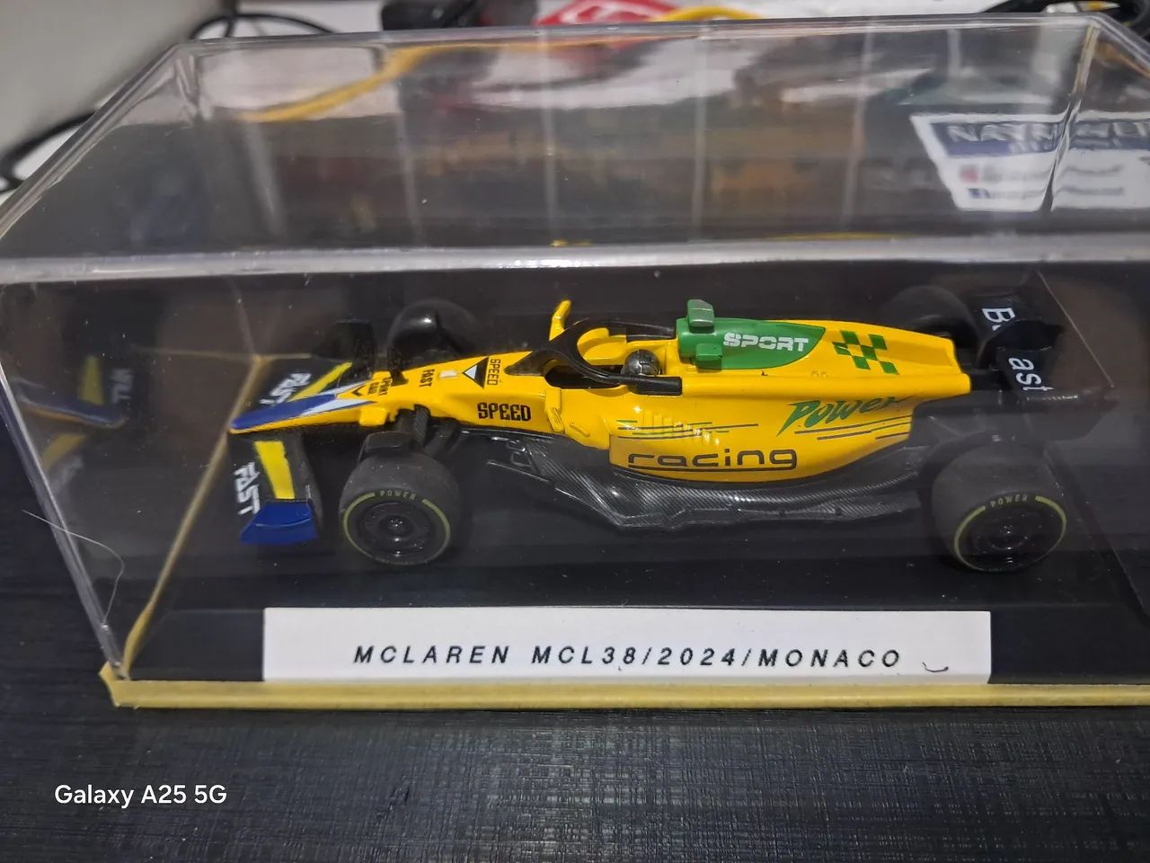 MINIATURA F1 MCLAREN 