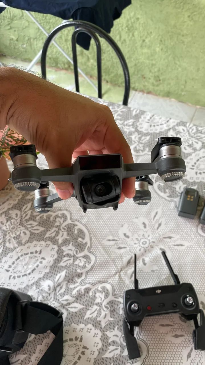 Drone dji Spark com 2 baterias e controle  - Foto 4
