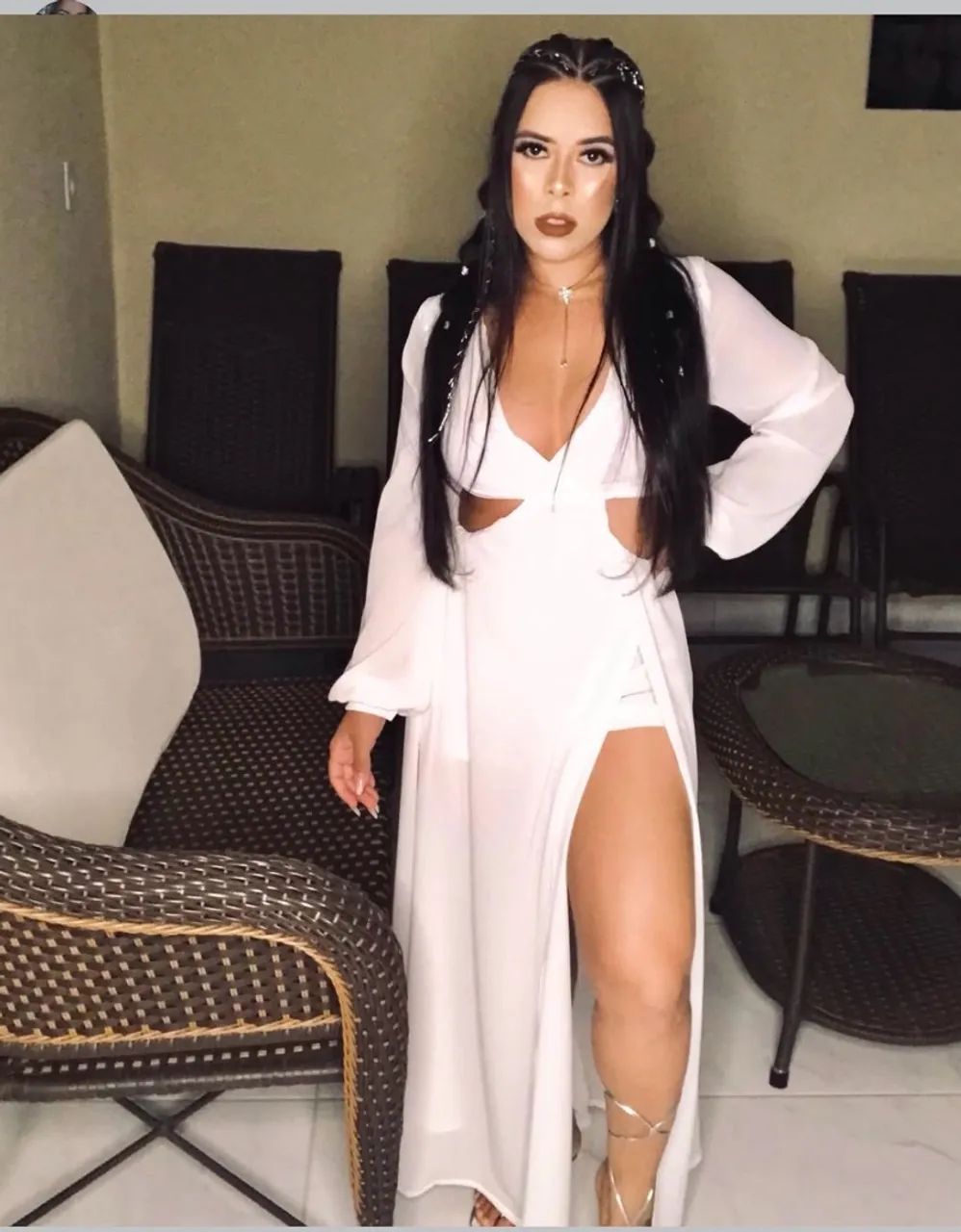 Vestido branco com recortes  - Foto 2