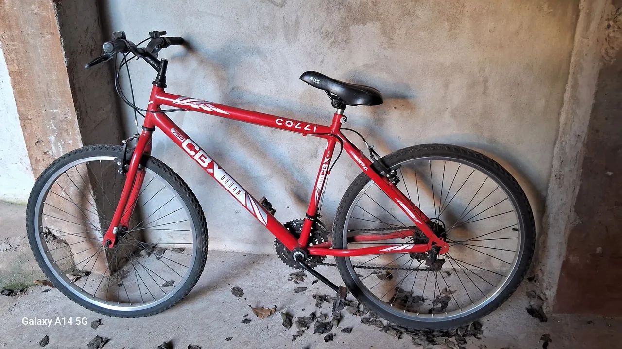 Vende-se bicicleta semi-nova