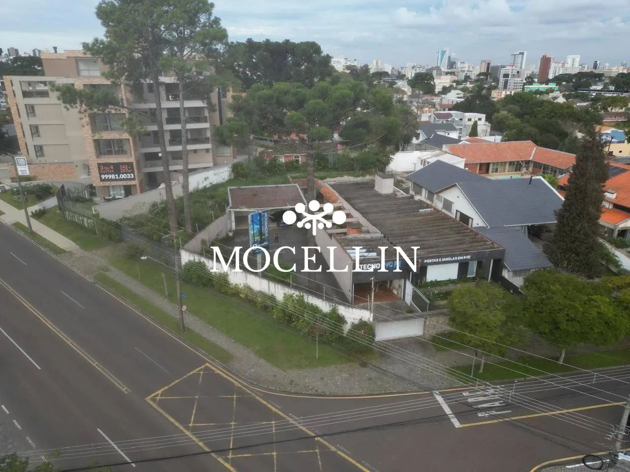 Casa com 325m², para alugar no bairro Bom Retiro. - Foto 2