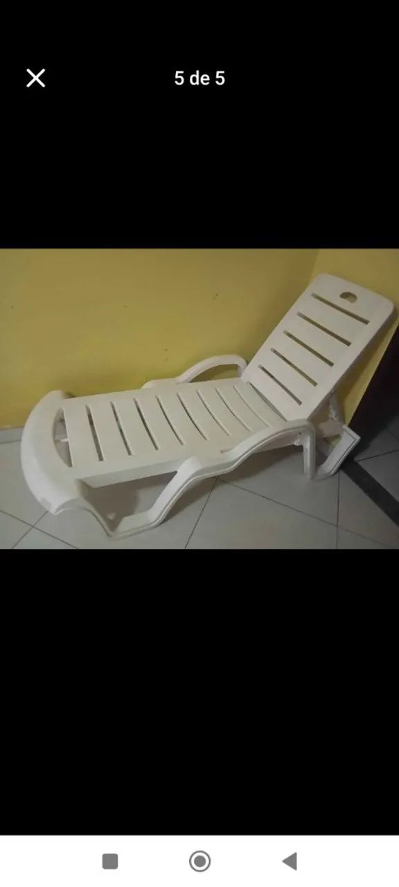 Espreguiçadeira de piscina 