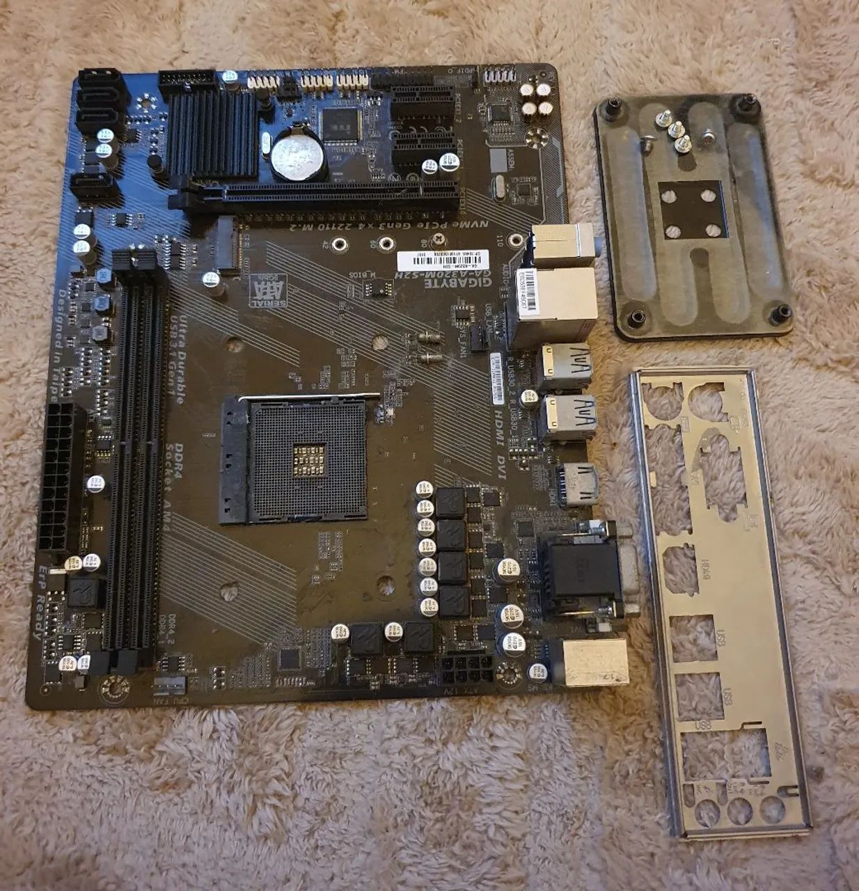 Placa mãe Gigabyte A320M