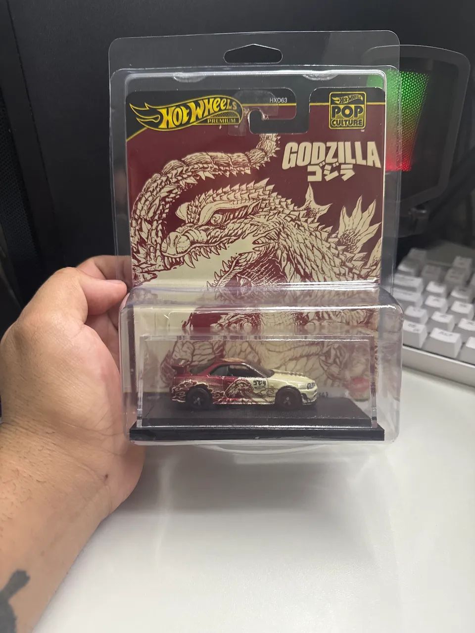Hotwheels godzilla premium 