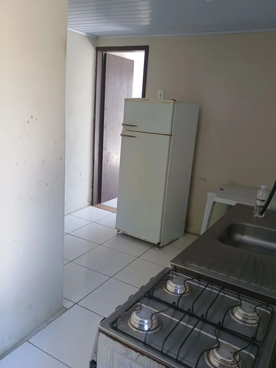 Alugo AP mobiliado Máximo 2 pessoas - Foto 3