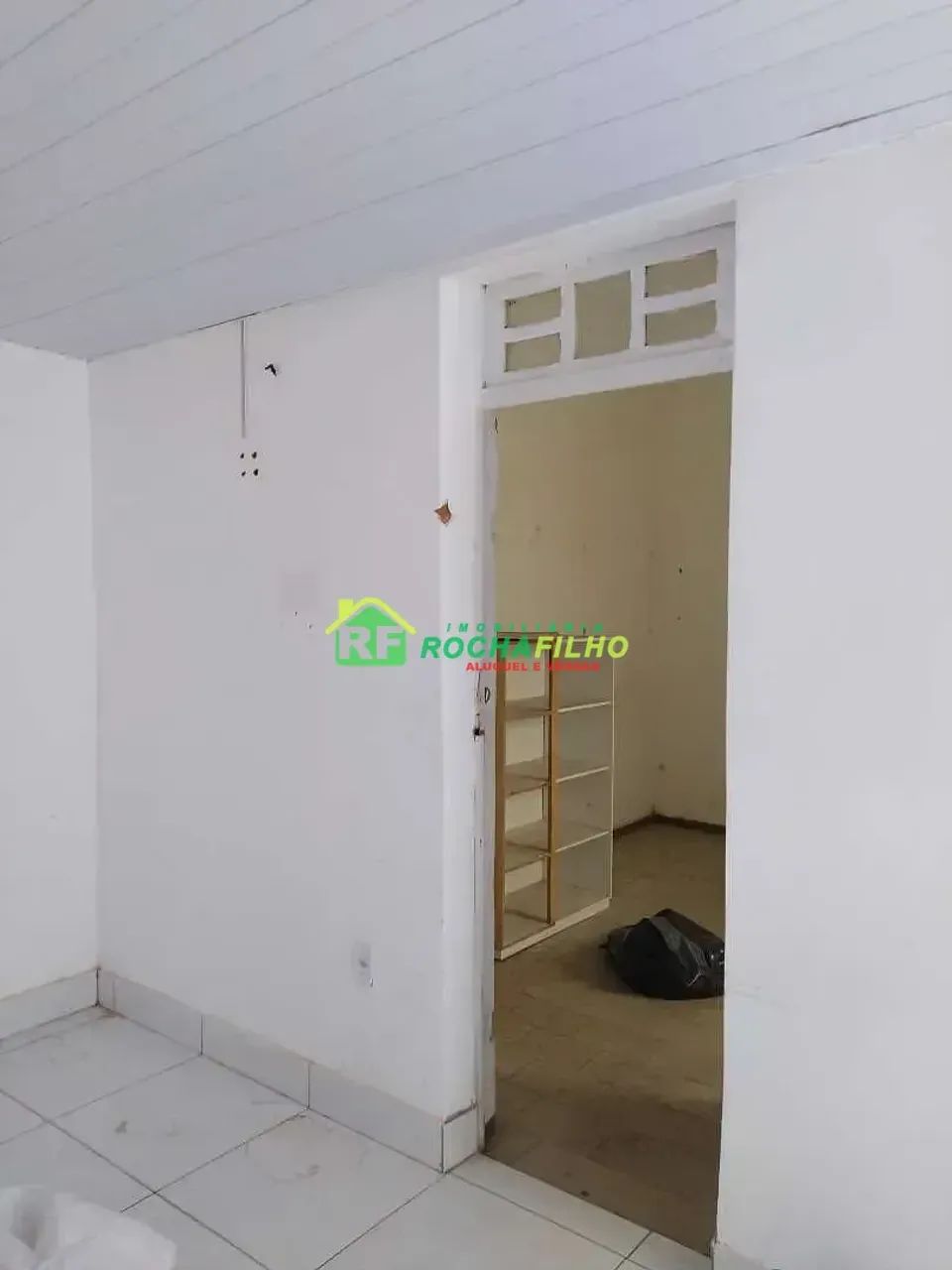 CASA RESIDENCIAL NO CENTRO.