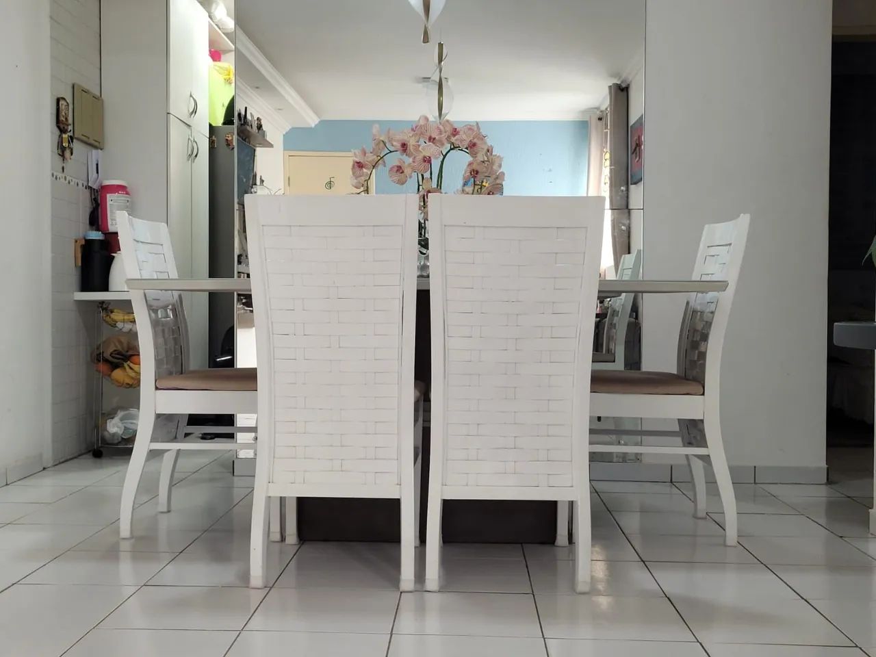 Mesa com 6 cadeiras  - Foto 2