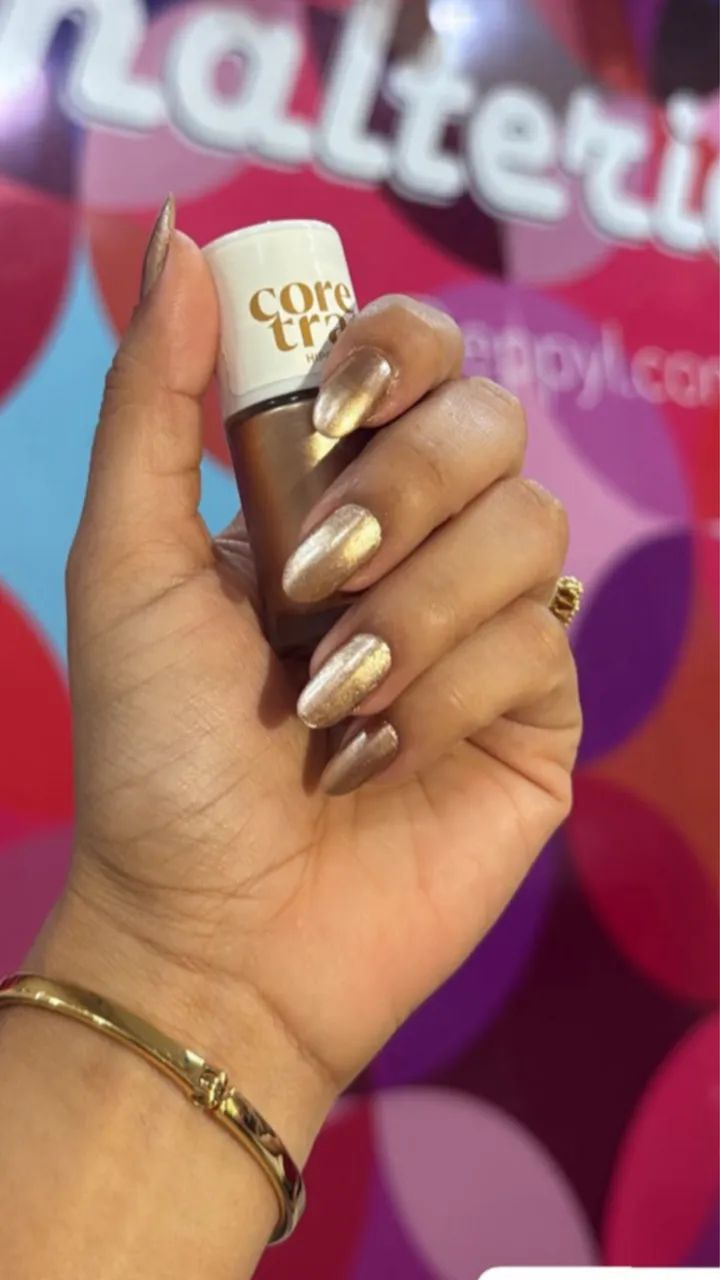 Vaga para manicure 