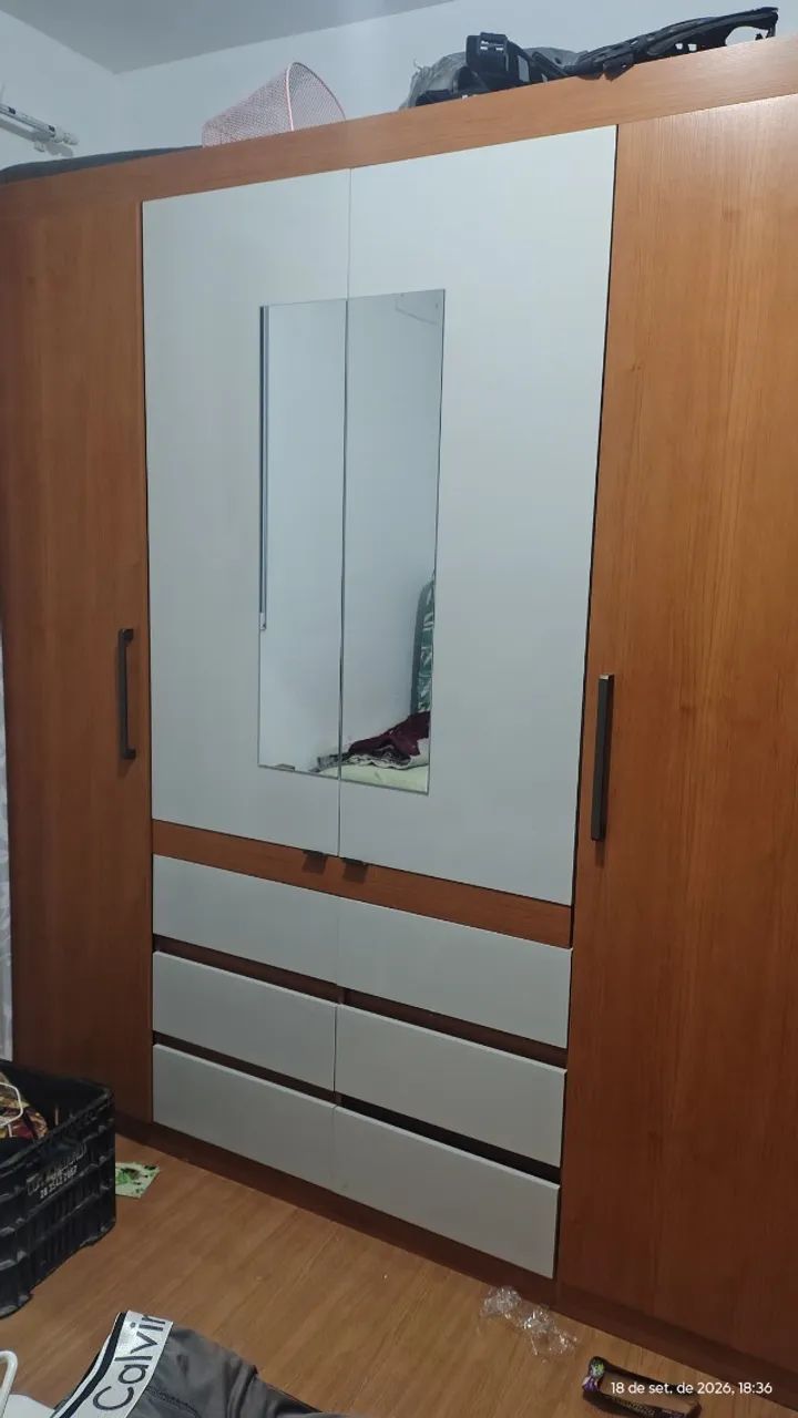 Guarda roupa de casal 