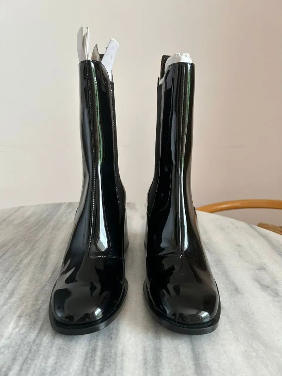 Bota de couro com verniz cano médio NOVA!!! - Foto 2