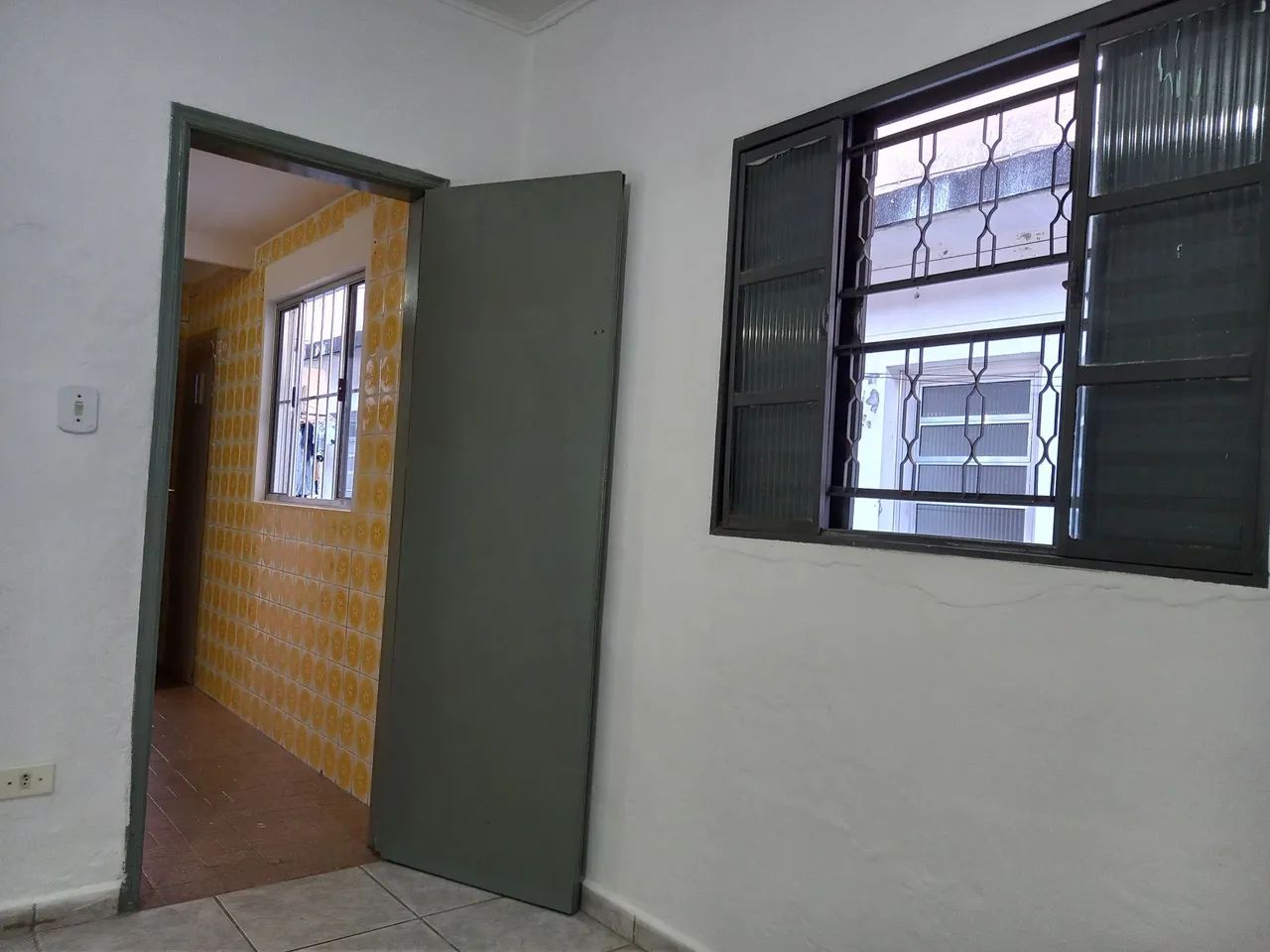 Alugo casa de dois cômodos ! - Foto 2