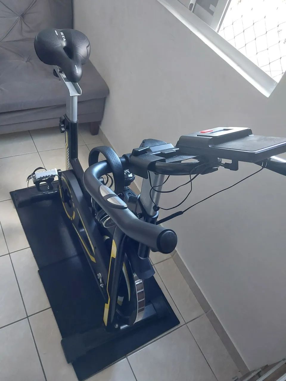 Bicicleta magnética nova,0 barulho - Foto 4