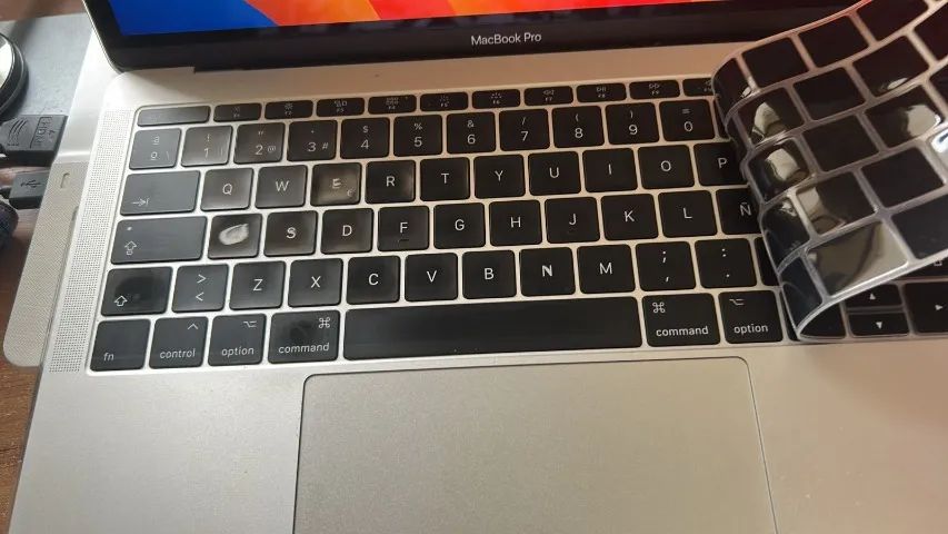 MacBook Pro 13? (2017) | Intel i5 | 8GB | 256GB | Muito Conservado