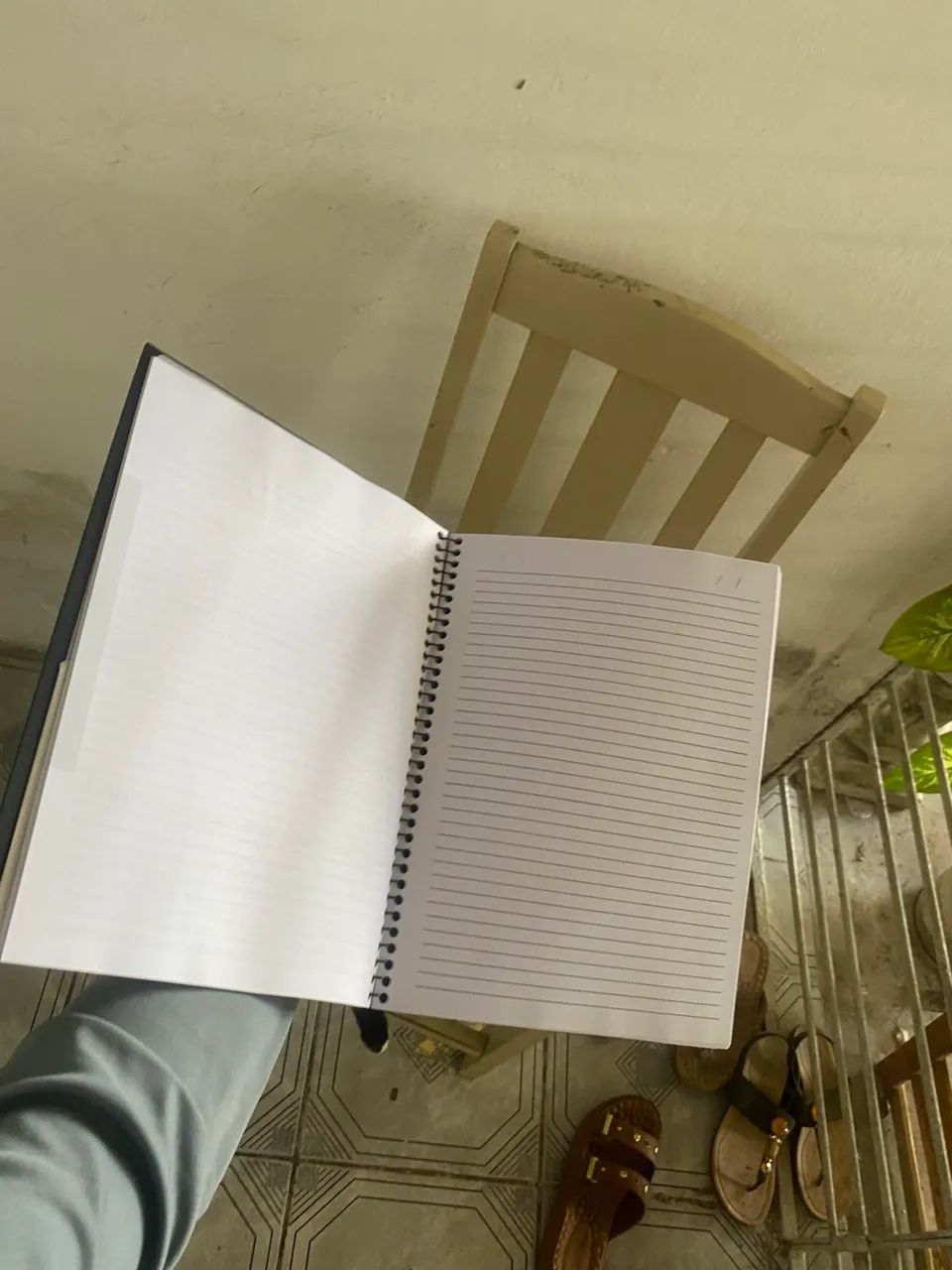Cofetti - Caderno Universitário Nots 10x1 160 Folhas Pautado Capa Preto - Foto 2