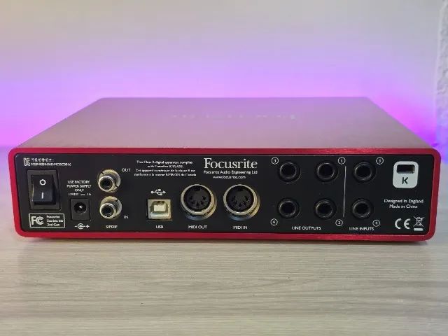 Focusrite Scarlett 6i6 2ª Gen - Estado de Nova - Aparelhos de Som