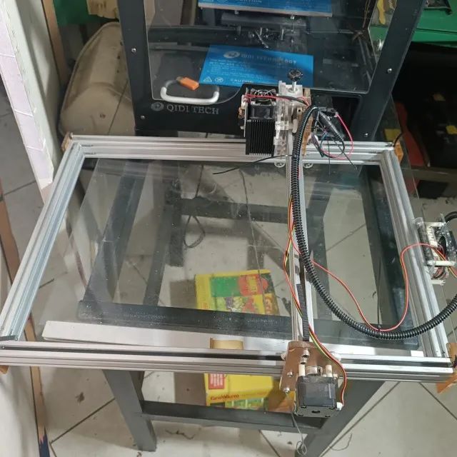 Gravadora e cortadora laser 15 whats.