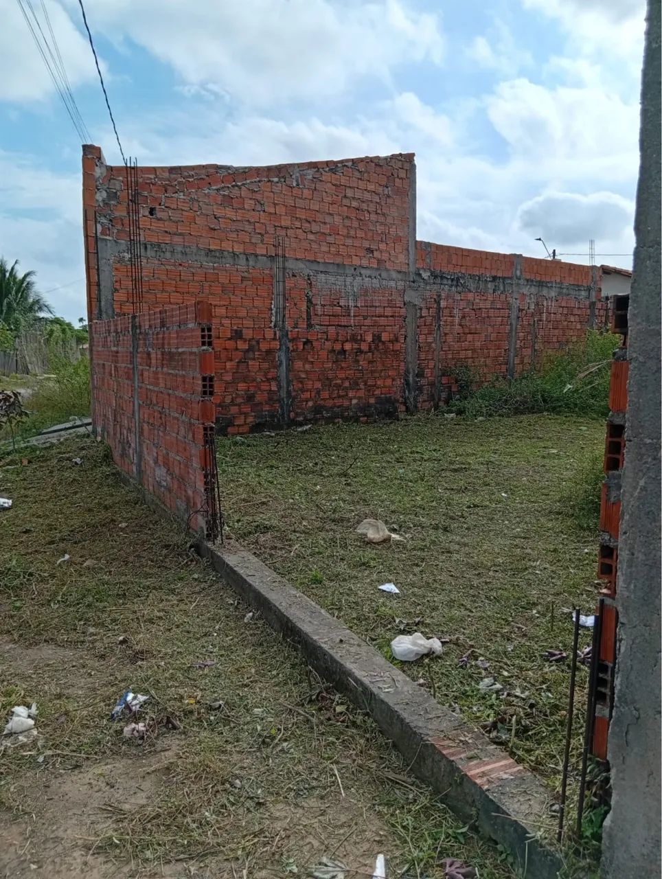 Terreno no conjunto tiriuba