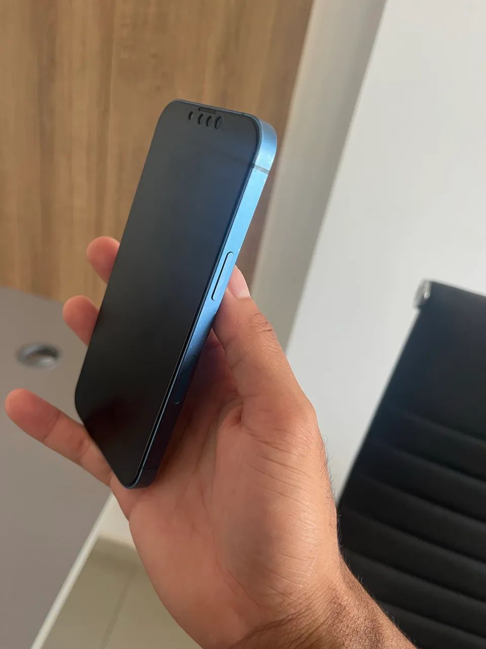 iPhone 13 256GB mínimo detalhe na tela  - Foto 3