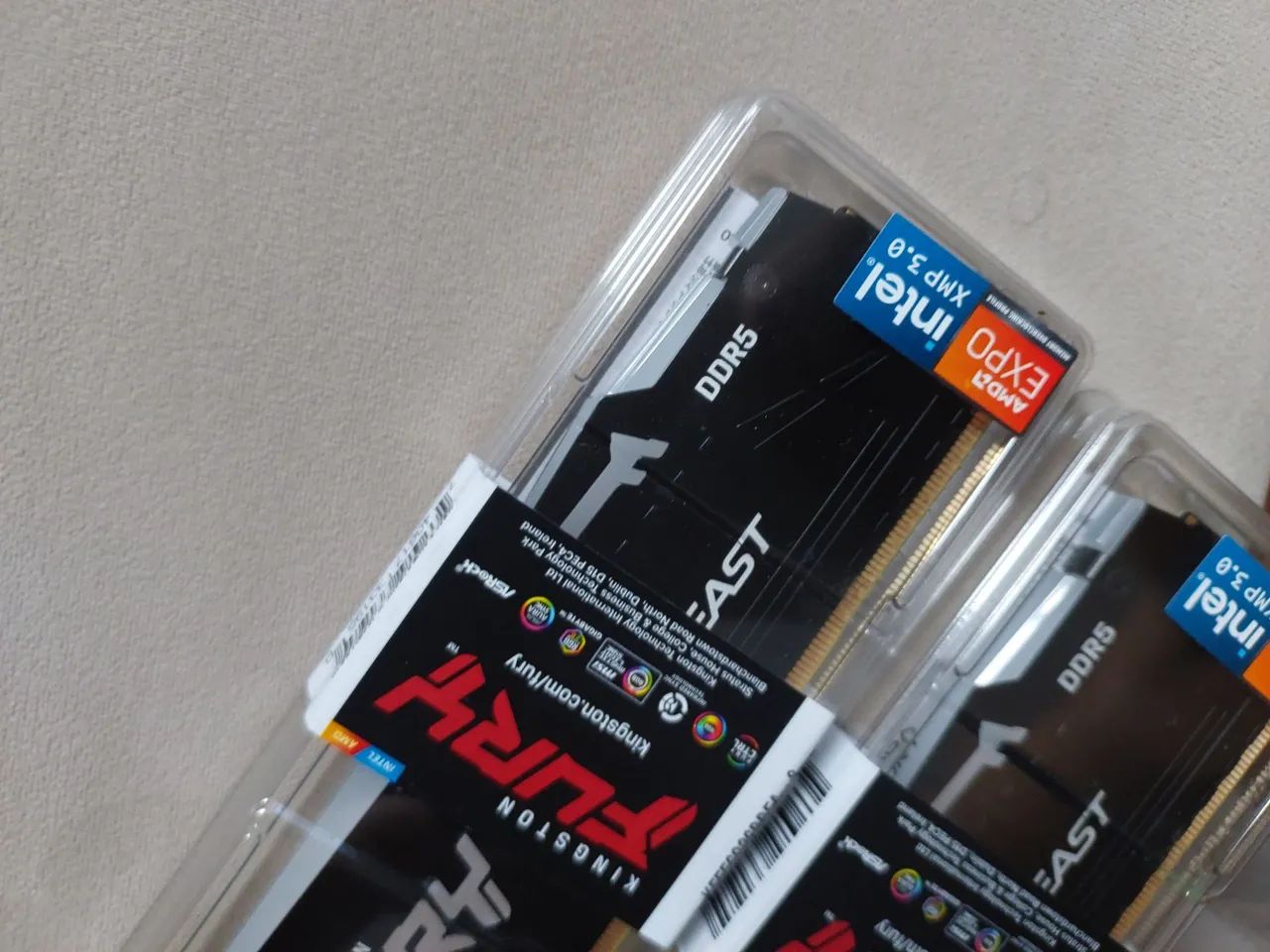 DDR5 RGB kingston Beast zero lacrada 2x8 - Foto 3
