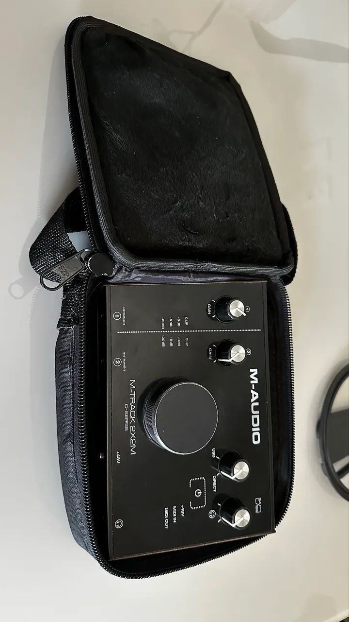 interface de AUDIO M-AUDIO M-TRACK 2X2 PARA GRAVAÇAO (com case)