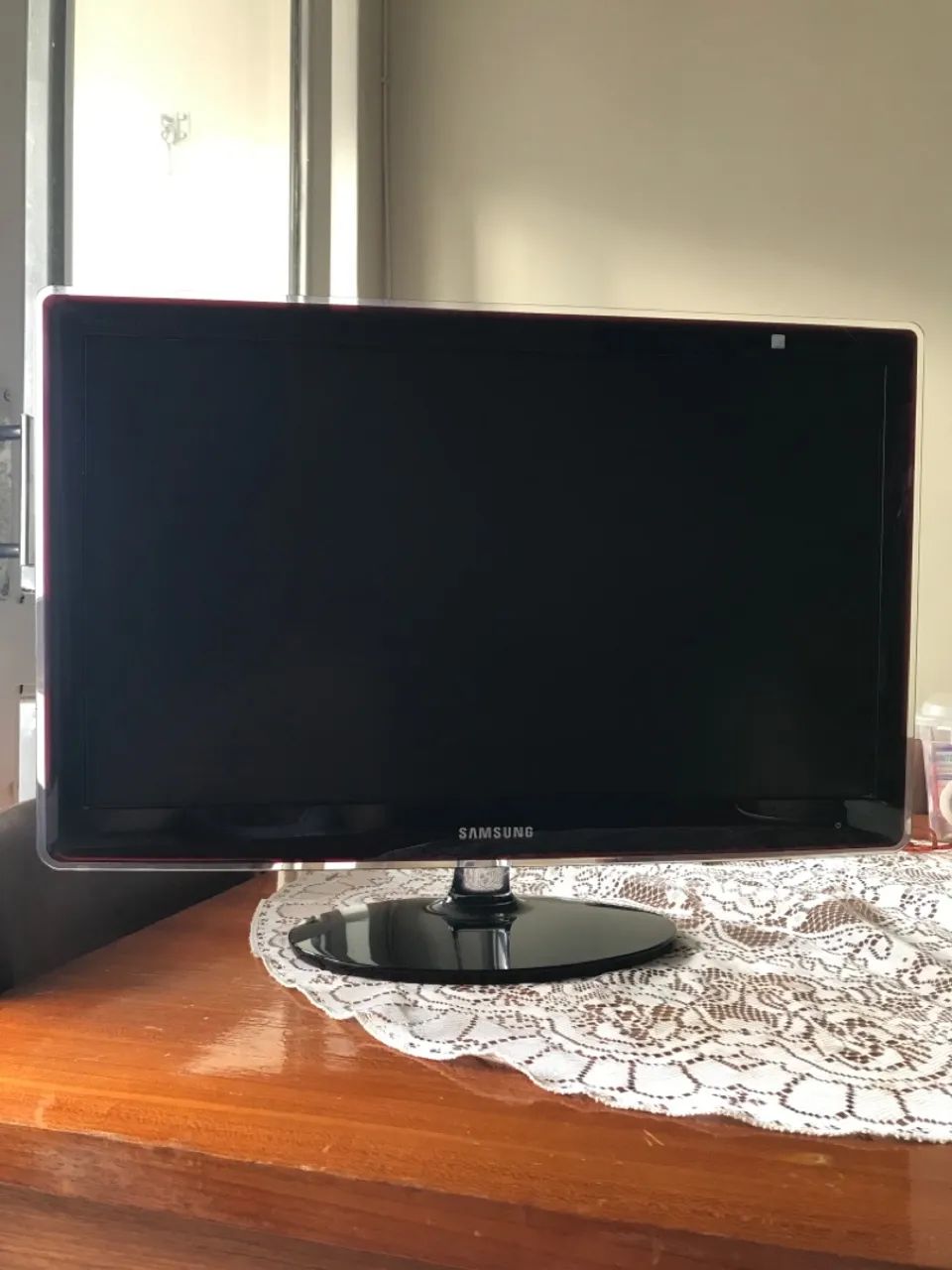 TV/Monitor Samsung (24 polegadas)