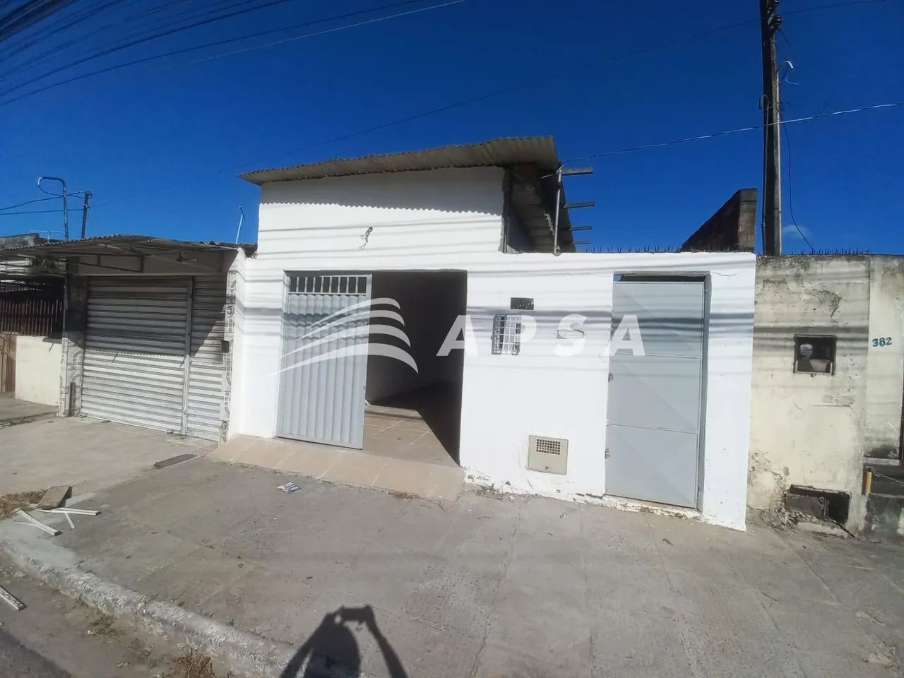 APSA ALUGA EXCELENTE IMÓVEL TIPO LOJA FRENTE PARA A RUA COMPOSTO DE AREA DE ATENDIMENTO E  - Foto 2