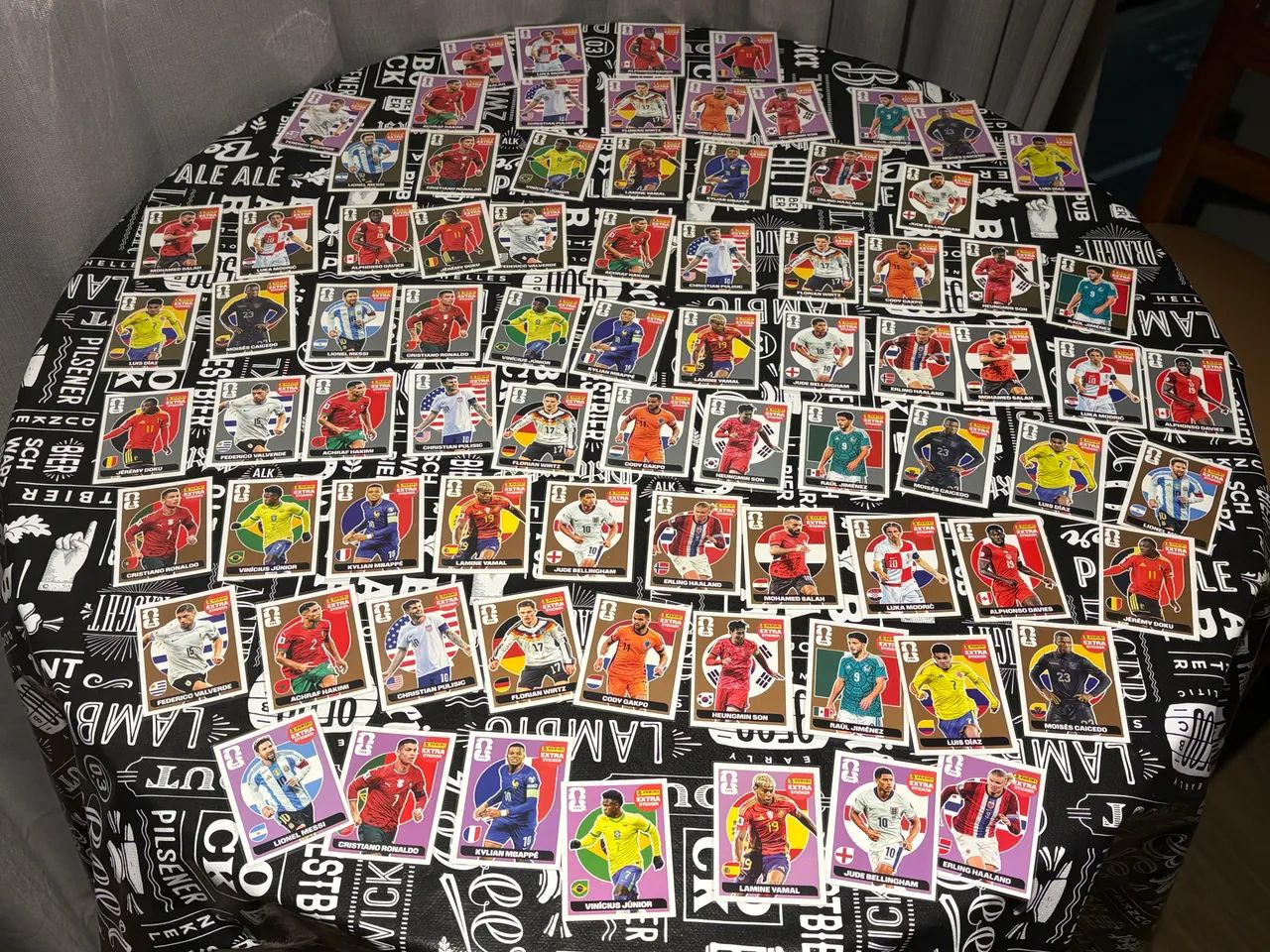 kit com as 80 legends panini 2026 - extra stickers originais 