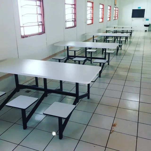 Mesa para refeitórios-com bancos acoplados-6 lugares