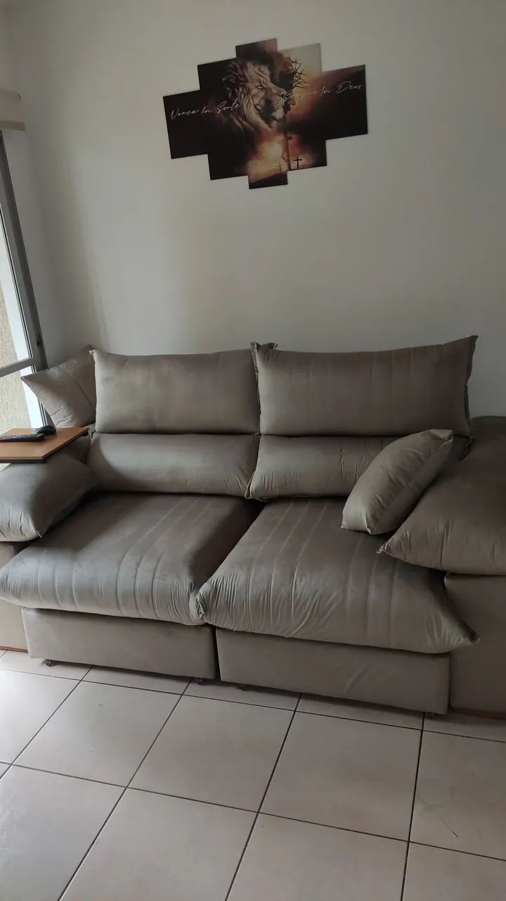 Sofá Retrátil novíssimo 