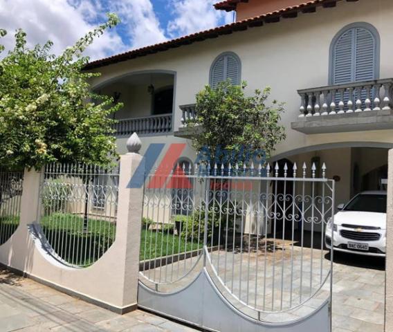 Casa com 5 quartos - Bairro Jardim Lolata em Londrina