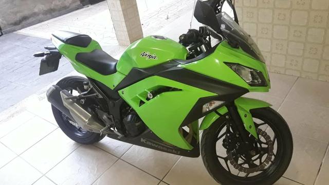 Vendo Moto Ninja 300 ano 2013 toda revisada Fazemos Financiamento e parcelamos no cartão