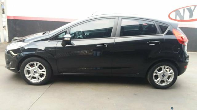FIESTA HATCH 1.6 14/14 automático, Entrada 6.900 + 48 x 1.074.00 aceito carta de crédito - Foto 5