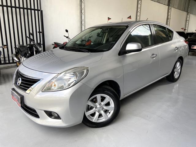 '4.000 de entrada' Nissan Versa SL 1.6