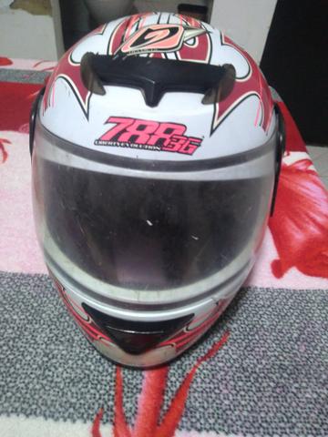 Capacete