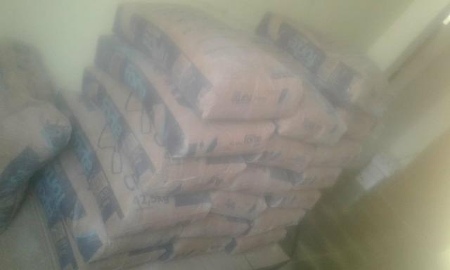 Vendo 19 sacas de cimento 480 reais