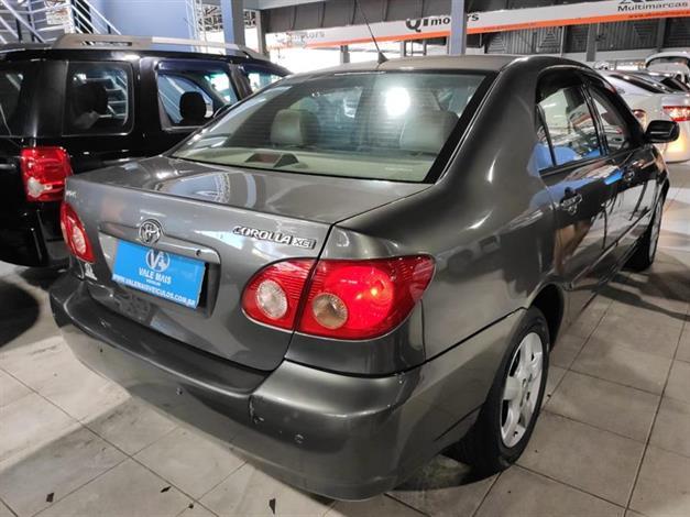 Toyota Corolla Sedan XEi 1.8 16V manual fazemos troca com troco - Foto 6