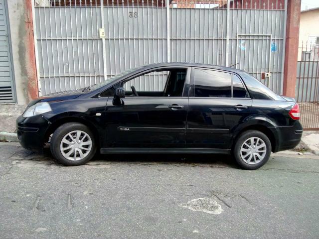 Nissan Tida Sedan - Foto 4