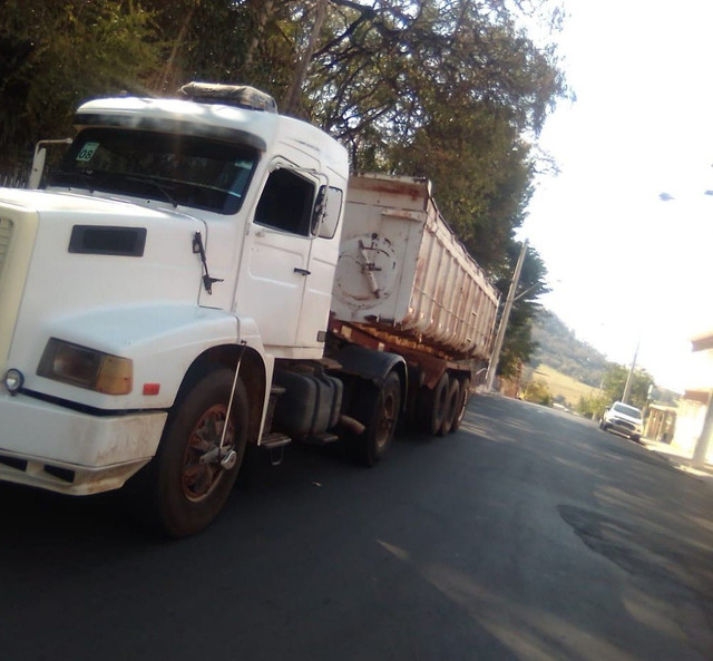 Volvo nl 10 e caçamba