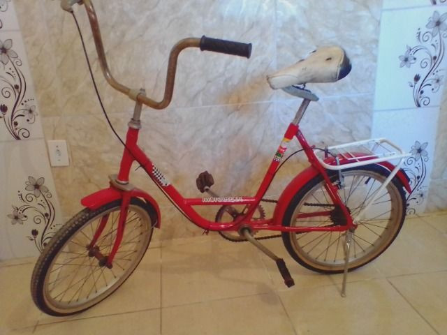 Bicicleta antiga monareta ole 70 vermelha