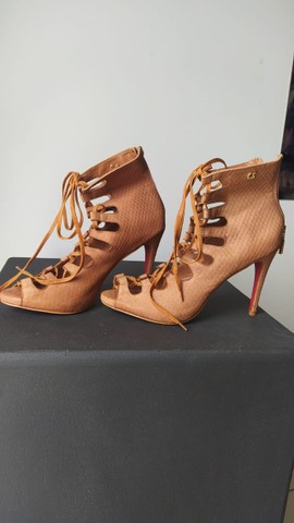 Sandália Carmen Steffens - Roupas e calçados - Plano Diretor Norte, Palmas  949185463 | OLX