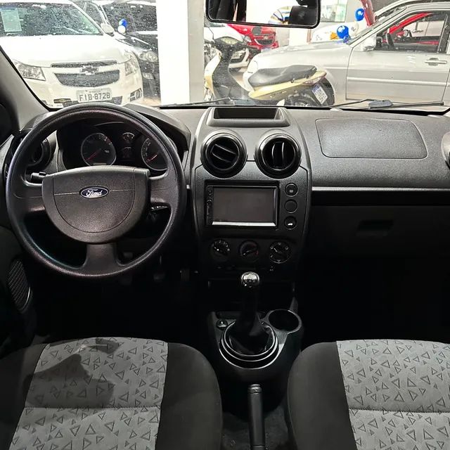 Fiesta Sedan 1.0, Completo 2011,  90 mil km Raro estado - Foto 5