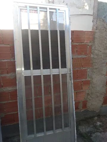 Porta de alumínio 2,10x0,80 com vidros