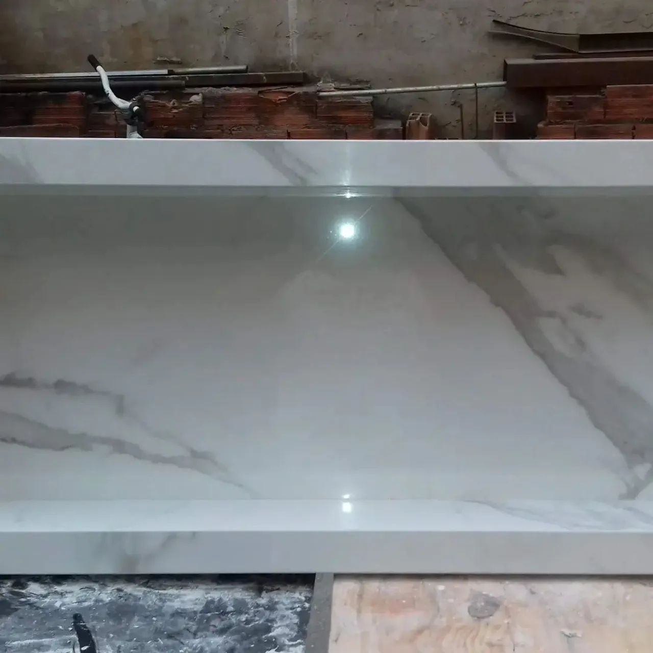 Nichos e lavatórios em porcelanato sob medida  - Foto 6