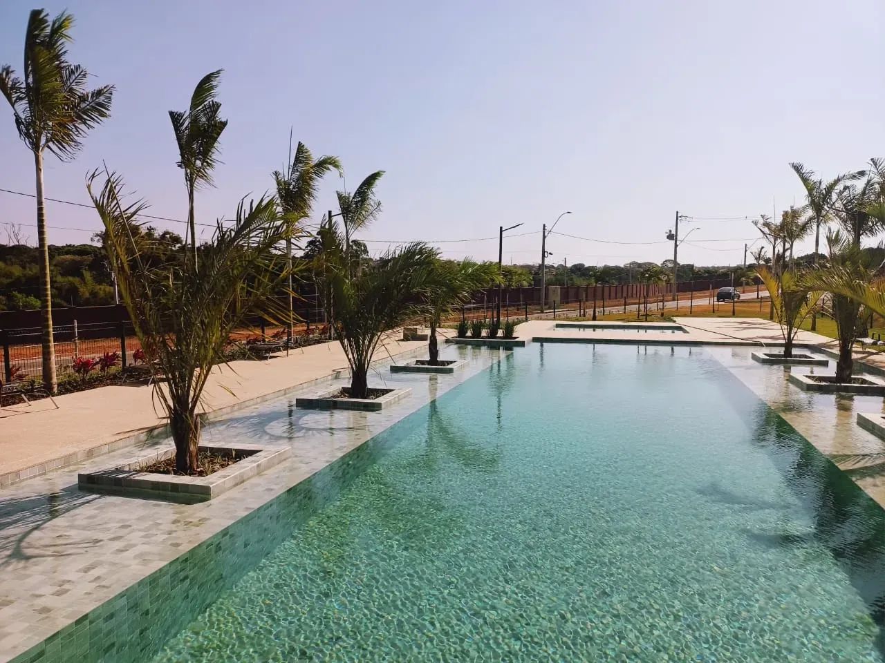 ÁGIO LOTE CONDOMÍNIO FECHADO JARDINS SEVILHA PRÓX AV RIO JD MÔNACO LAZER COMPLETO ALTO PAD - Foto 9