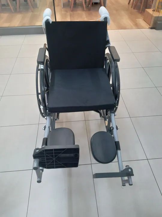 Cadeira com elevação de pernas 