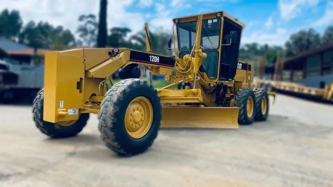 Motoniveladora Caterpillar 120H