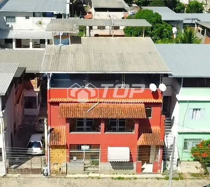 Prédio Com Três Pavimentos no Bairro São Geraldo em Cachoeiro de Itapemirim/ES