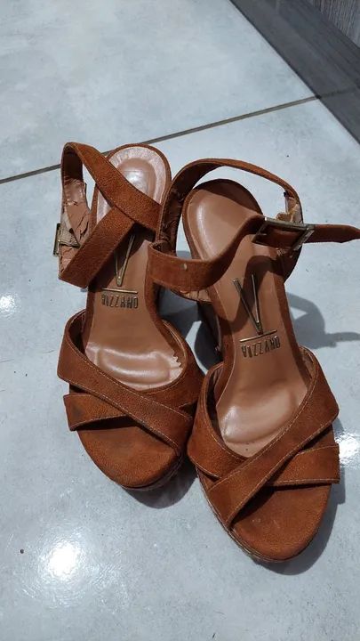 Sandalia vizzano marrom 